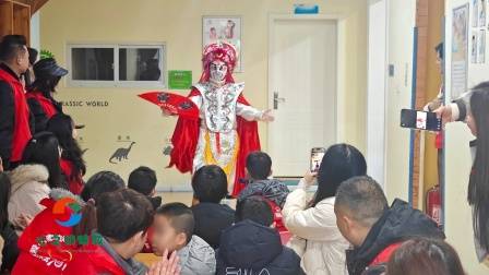 “幼吾幼以及人之幼”70精进营湖北(3、4)班的志愿者们与武汉心之初特殊教育学校携手,开展关爱儿童公益融合活动,大家共同度过了一段充满理解、尊重与欢笑的时光