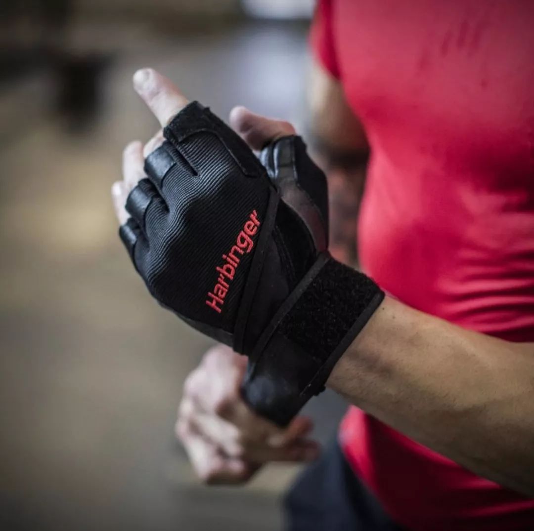 健身手套的作用和好处_最好的健身手套_健身手套是否需要戴