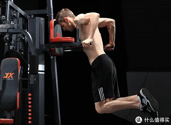 妖精漫画在线看漫画页面下拉式 想要进一步塑造身材却无途径，军霞助你追梦