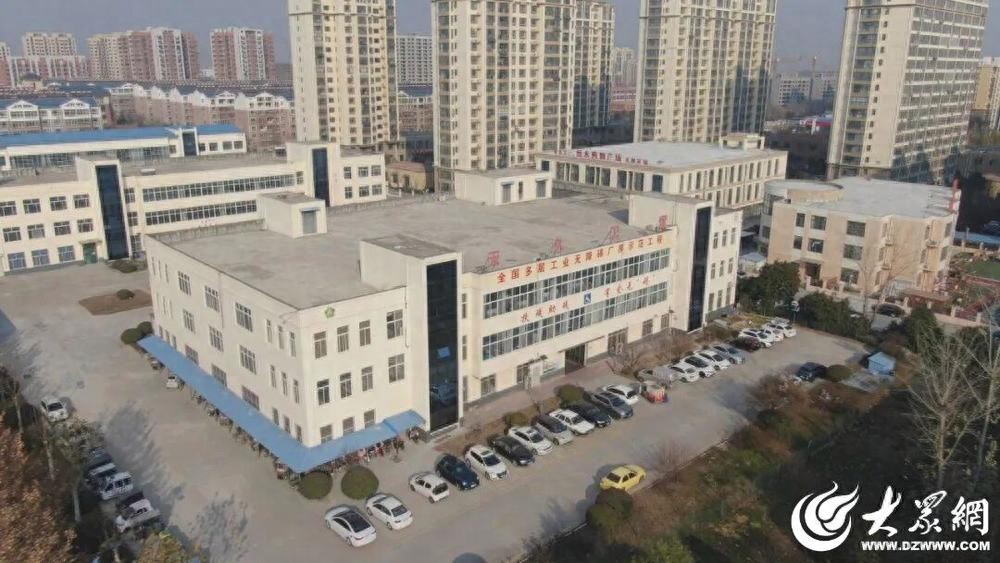 yy漫画画免费读漫画下拉式 从代工到冠军优选 探秘嘉祥手套的冰雪奇缘 | 新春走基层