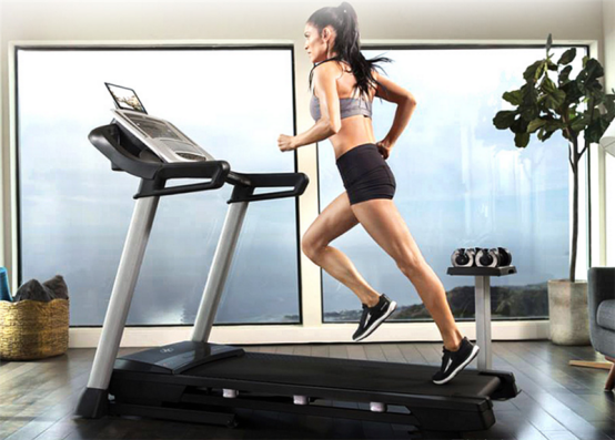 让跑步释放生活的压力,跑步机什么牌子好?