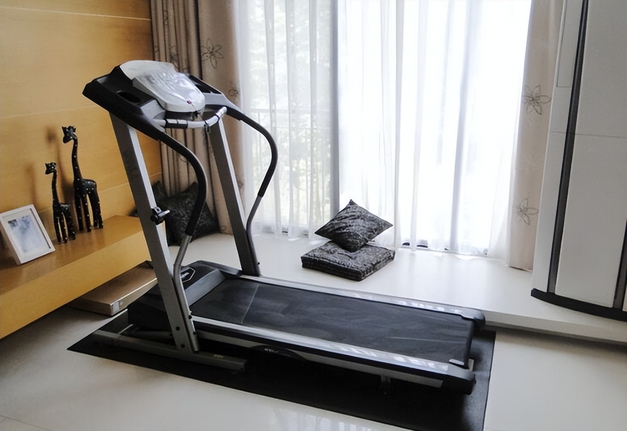 妖精漫画在线看漫画页面下拉式 跑步机常见的故障类型及修复方法