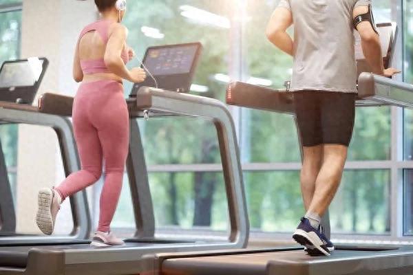 汗汗画画免费阅读在线阅读下拉式 看完这份“跑步机使用说明”，轻松躲开运动损伤