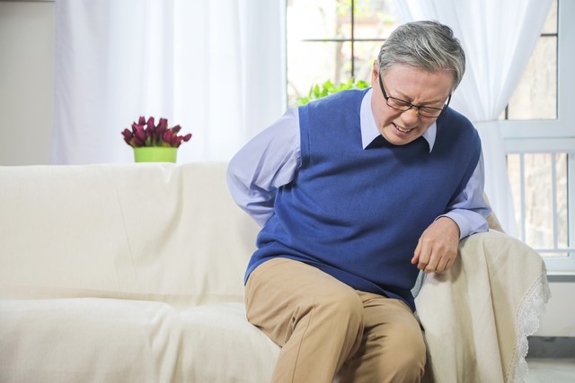 髋关节疼痛反复发作原因_髋关节疼痛与日常活动关系_髋关节训练椅