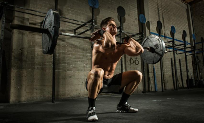 深蹲锻炼股四头肌_颈前深蹲训练教程_股四头肌训练椅