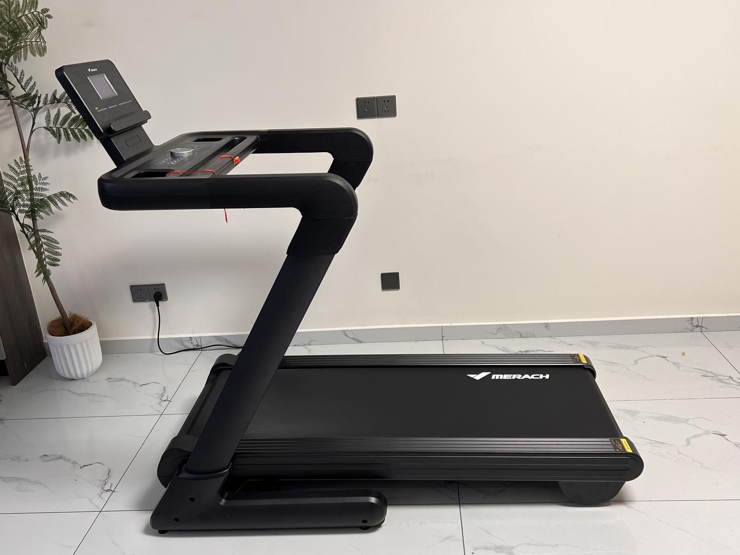 网上买跑步机什么牌子好_大坡度跑步机推荐_家用跑步机选购指南