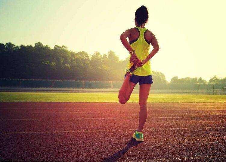 锻炼股四头肌正确方法_股四头肌训练椅_股四头肌经典动作