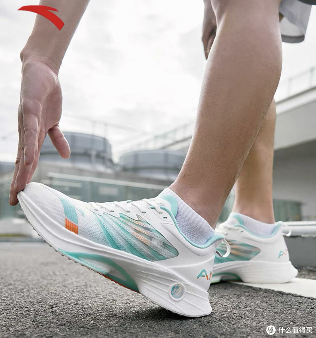 网上买什么牌子跑步机好?_跑鞋300元配置特点_国产跑鞋300元性价比