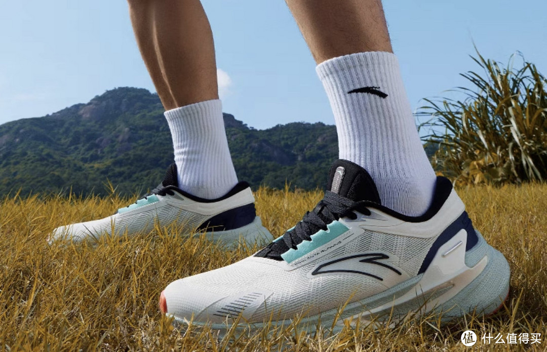 网上买什么牌子跑步机好?_国产跑鞋300元性价比_跑鞋300元配置特点