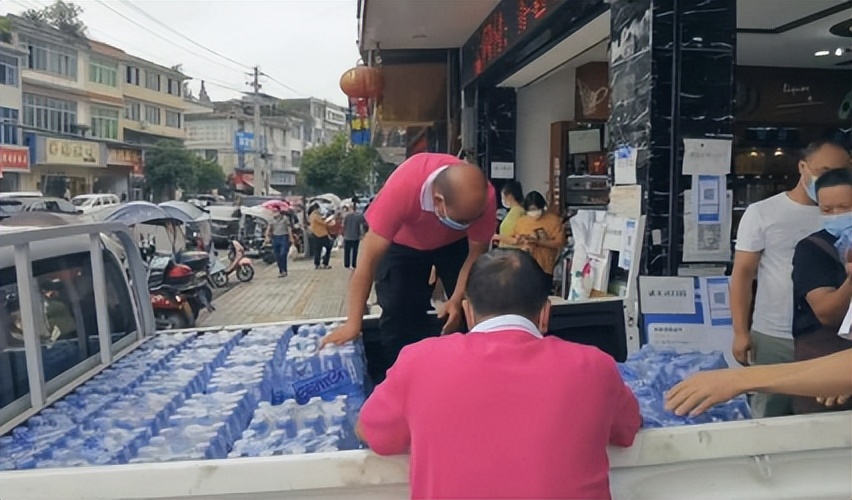 四川抗疫志愿者行动_康姿百德最新第五套_康姿百德志愿者防疫队