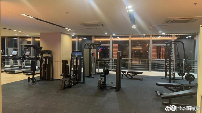 公司健身房设备配置_酒店健身器材选择_家用综合训练器 配重