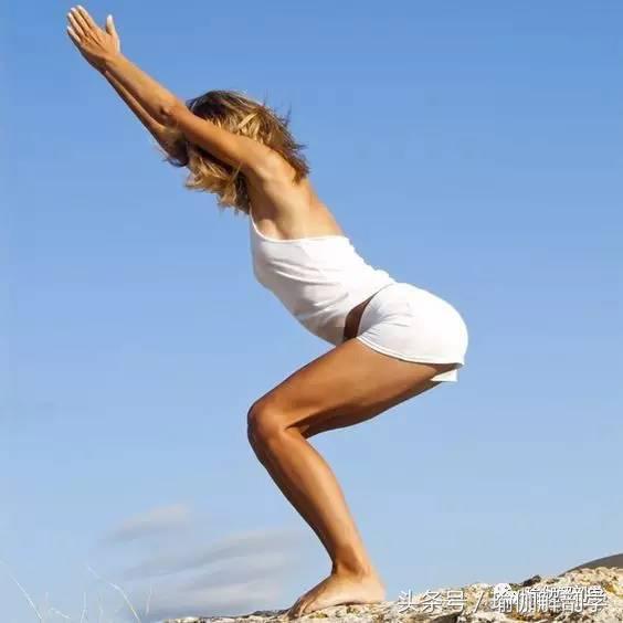 髋关节训练椅_瑜伽幻椅式膝盖压力减少方法_先屈髋再屈膝练习